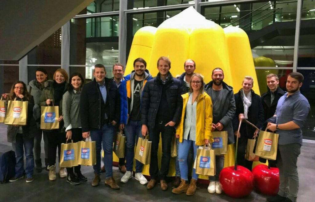 Aus dem "Puddingwunder" konnte sich jeder eine Portion zapfen!